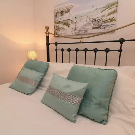 Holiday home Dotty's Sunshine Reighton